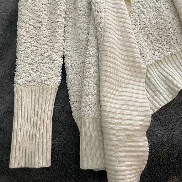 warm cardigan - Picture 4 of 9